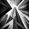 Retro 80S 示意 - 鋼鐵幾何 示意圖:Rollei Retro 80S 建築攝影,現代摩天大樓仰拍,幾何線條,極致銳利度