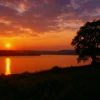 Velvia 50 示意 - 燃燒天際 示意圖:Velvia 50 夕陽攝影,日落剪影,高反差風景照,濃郁暖色調